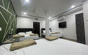 Hotel Mahakal Lok